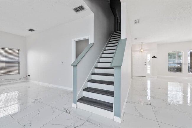 Building Photo - 746 Lockbreeze Dr