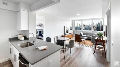Building Photo - 2 bedroom in Long Island City NY 11109