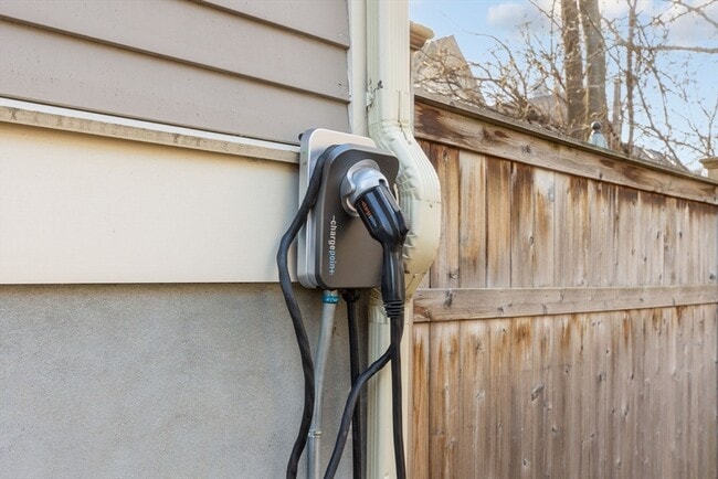 Building Photo - 368 Concord Ave