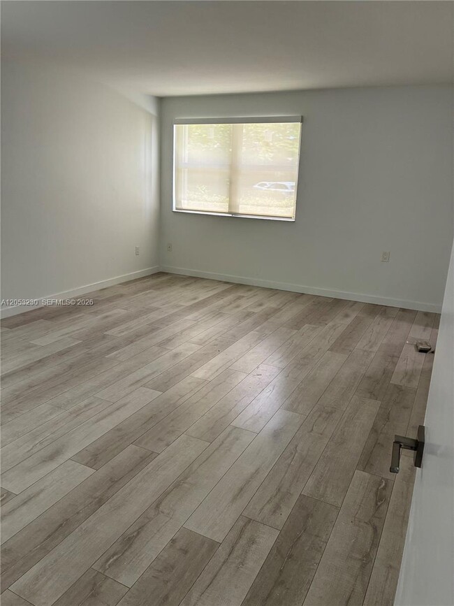 Building Photo - 16141 Blatt Blvd