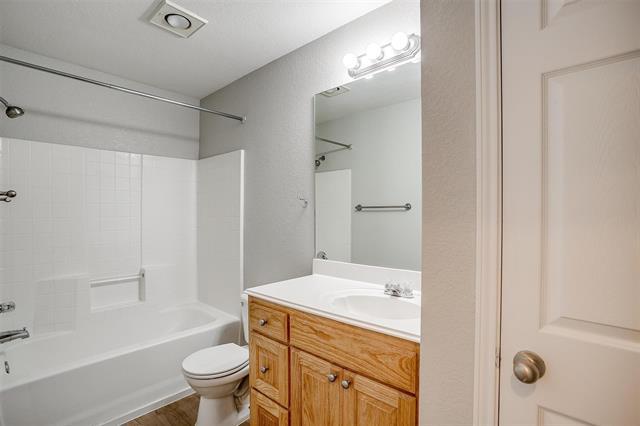 Building Photo - 543 Thistle Meade Cir