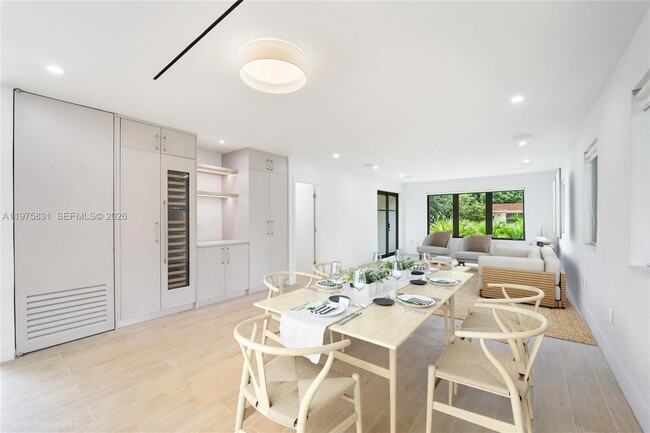 Building Photo - 555 NE 52nd Terrace