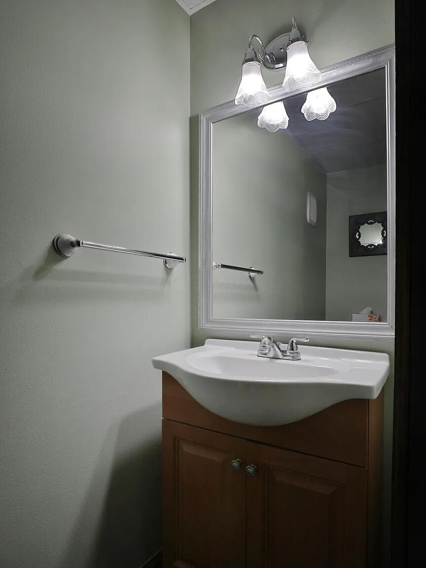 Half Bath - 350 W 1st Ave