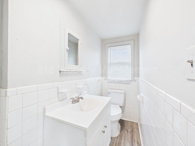 Building Photo - 5100 Brooklyn Ave