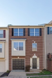 Building Photo - 3 BR, 2.5 BA Townhome in North Stafford