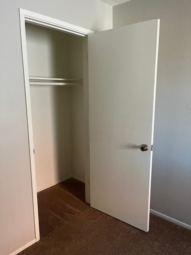 Building Photo - 1650 N 87th Terrace