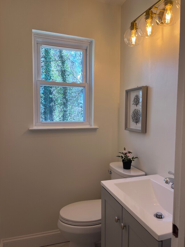 Building Photo - 12 Francine Ct