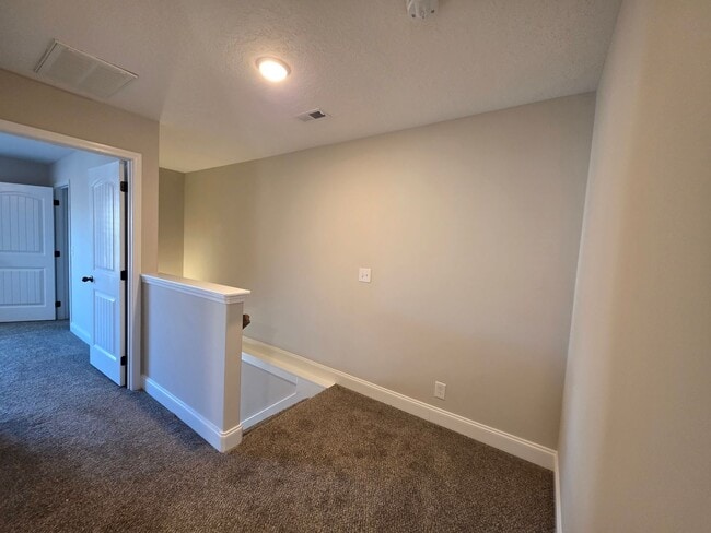 Building Photo - Live Where Comfort Meets Convenience in This Stylish 3 Bedroom Townhome