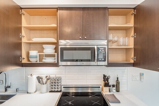 Building Photo - 1112 13th Ave