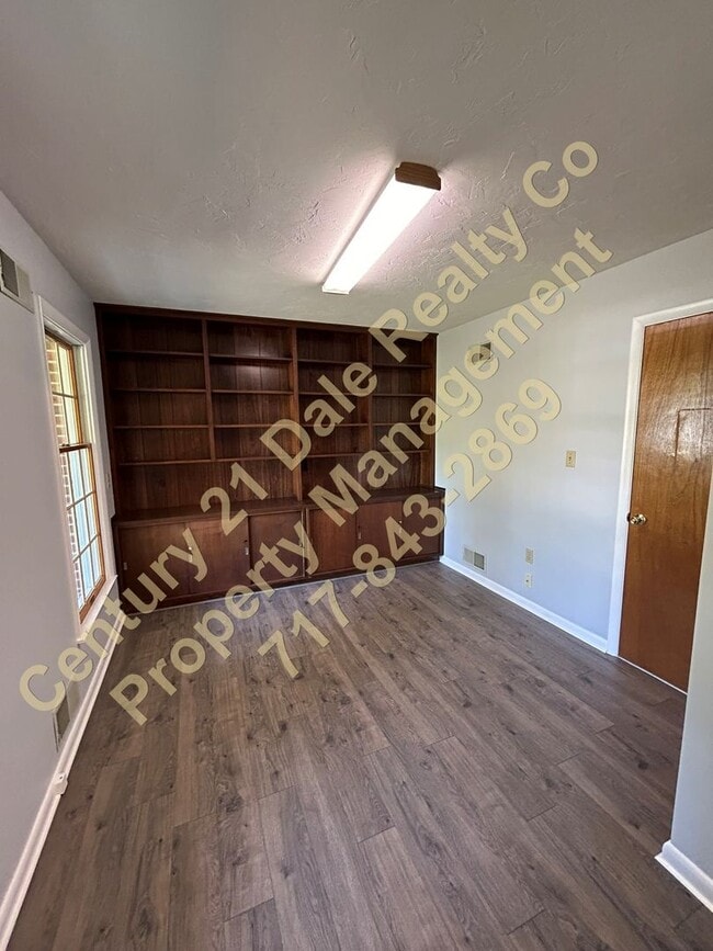 Building Photo - Gorgeous 4 Bedroom Home located in Northeastern School District with a 2 Car Garage