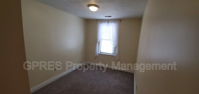 Building Photo - 1109 Goettmann St