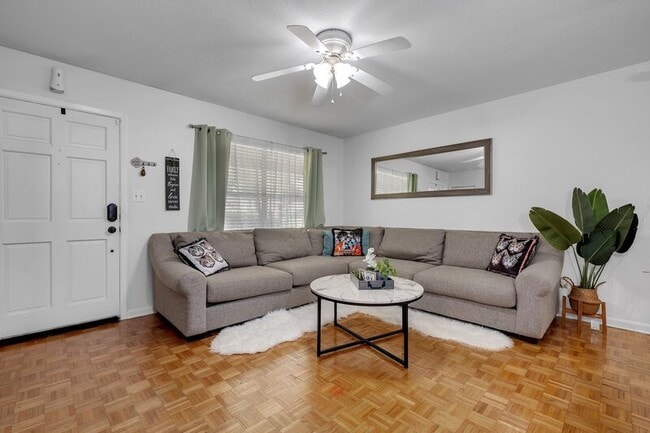 Building Photo - 1809 Quince Dr