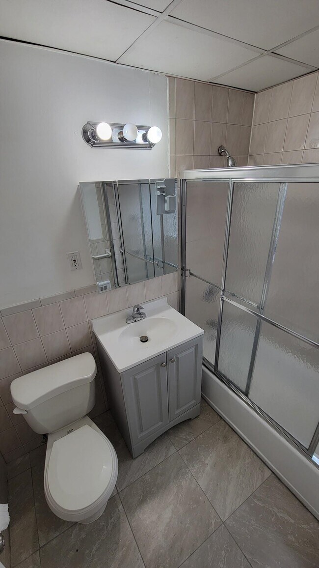 Building Photo - 204 Woodcliff Ave