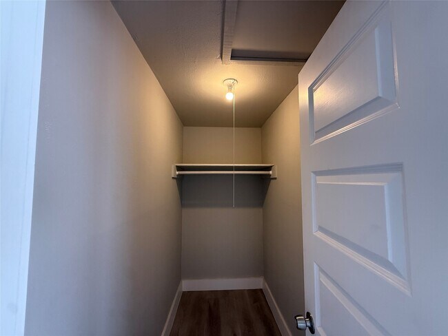 Building Photo - 7002 Corsicana St