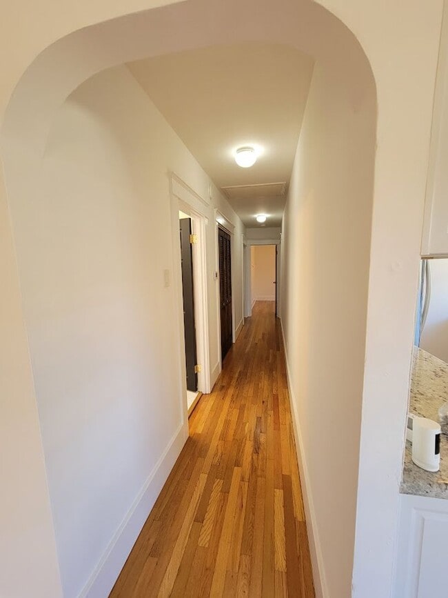 Building Photo - BEAUTIFUL 4BD - 3BA SINGLE STORY HOUSE WITH PRIVATE LAUNDRY AND DETACHED 2 CAR GARAGE