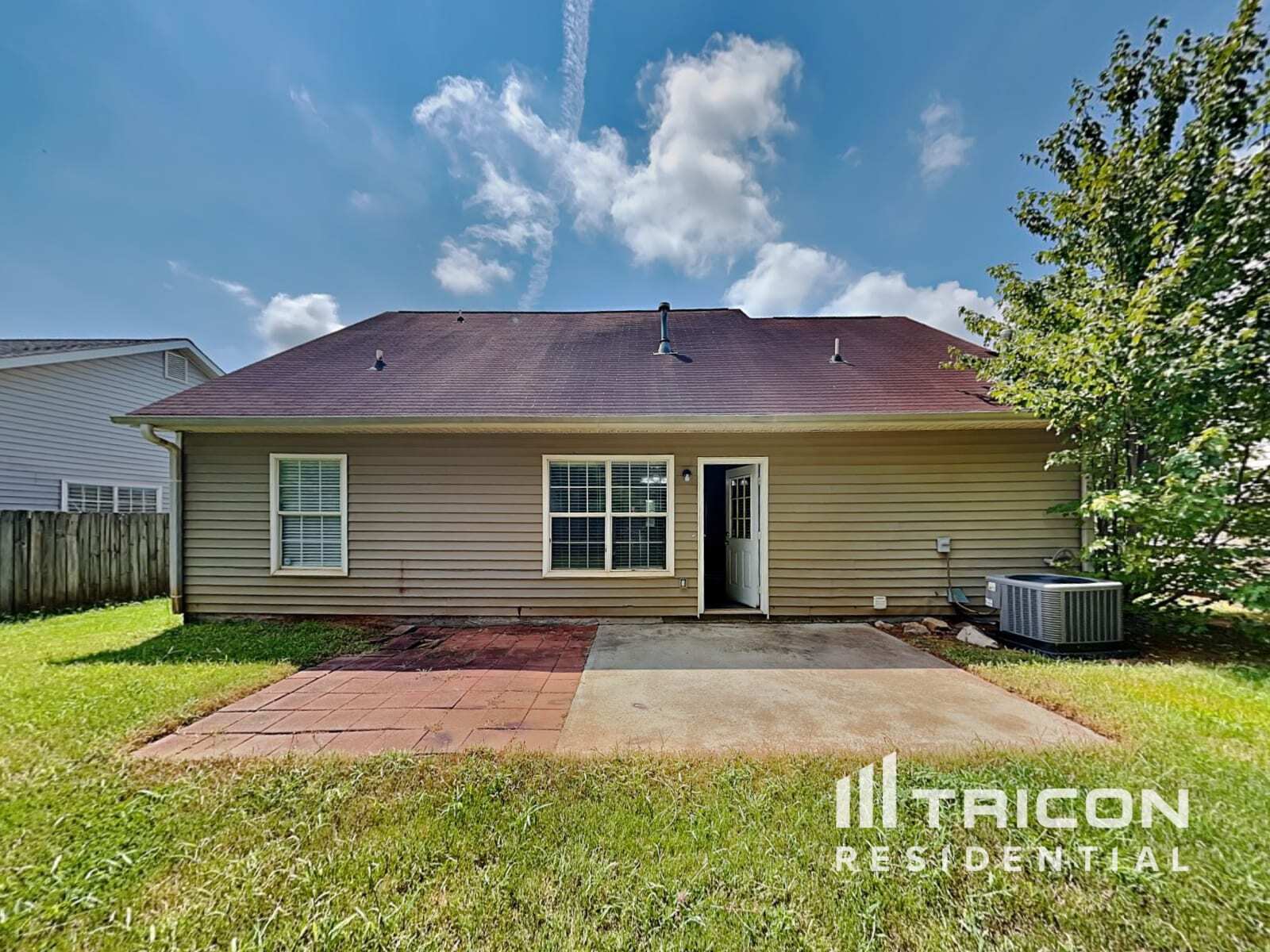 Building Photo - 6836 Saganaw Dr
