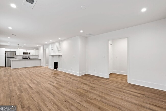 Building Photo - 636 Francis Pl NW