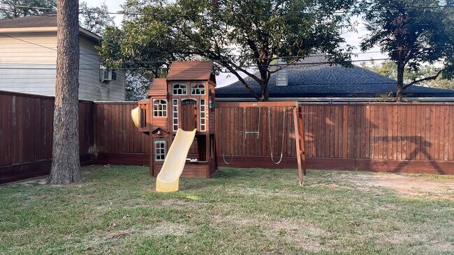 Building Photo - 11126 Hanning Ln