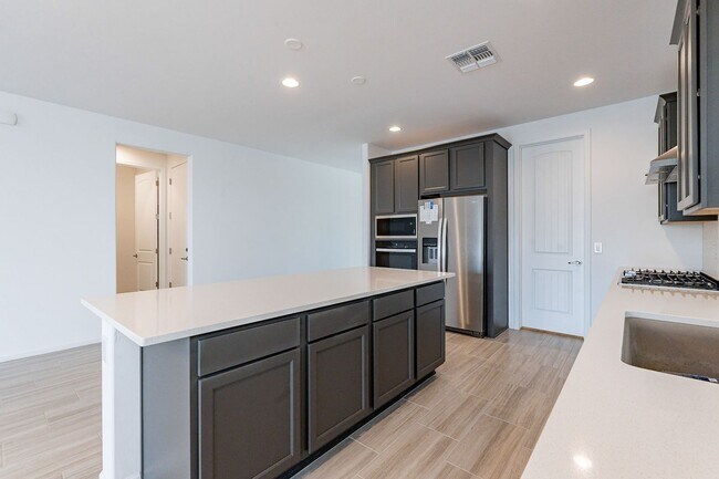 Building Photo - Pending/ Rented - New Mattamy Home!