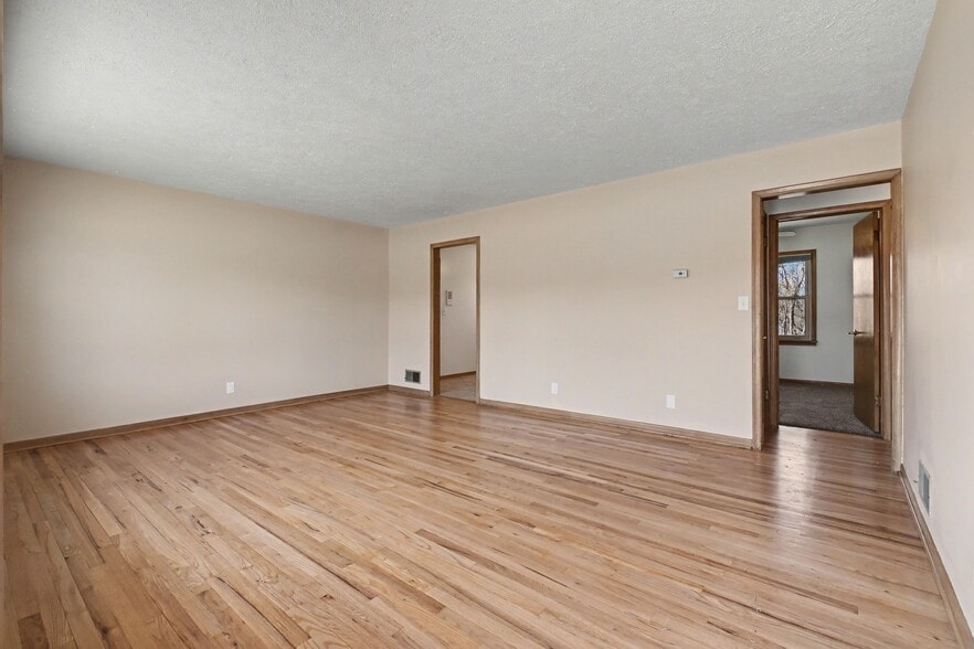 Building Photo - 2406 S 46th St