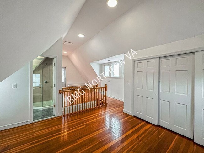 Building Photo - 4412 Volta Pl NW