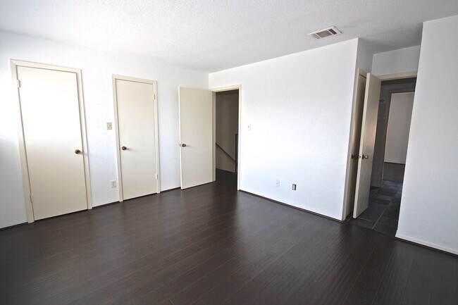 Building Photo - 6111 Beverly Hill St