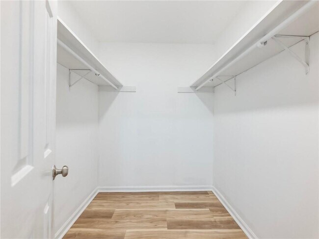 Building Photo - 605 Candler St