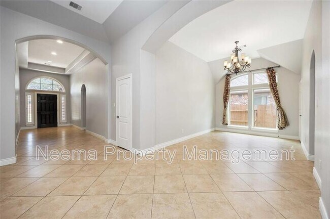 Building Photo - 2423 Rosillos Peak Dr