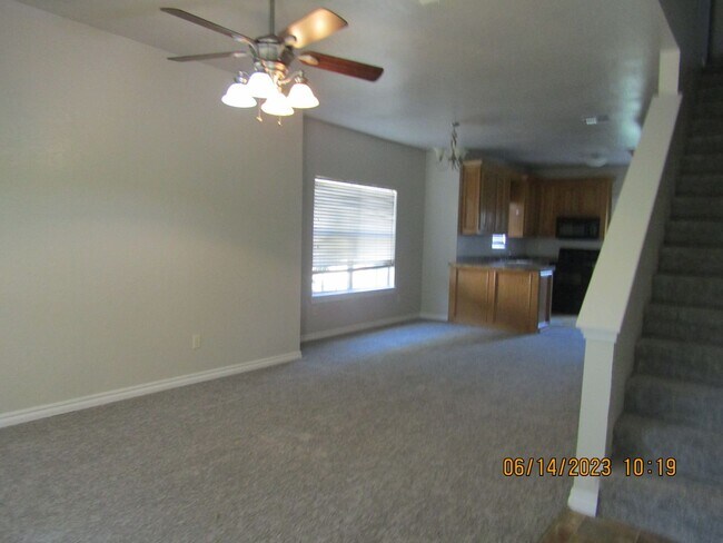 Building Photo - ALL ELECTRIC HOME!! PETS NEGOTIABLE WITH OWNER APPROVAL!!