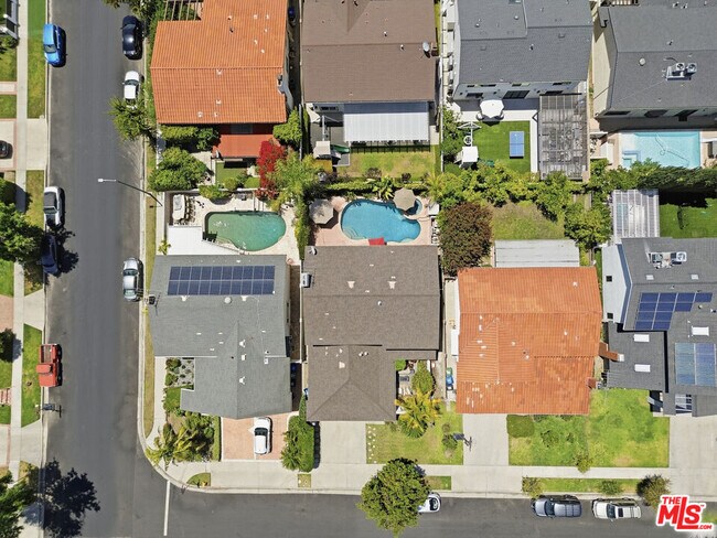 Building Photo - 5507 Bluebell Ave
