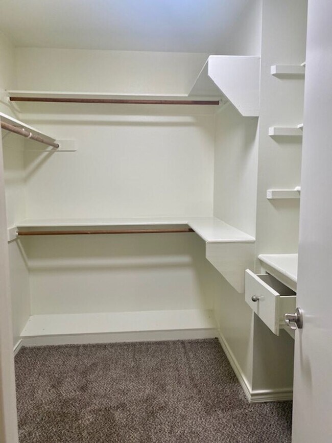 Building Photo - Cambridge Garden Home