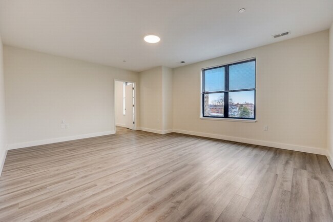 Building Photo - 416 Highland Ave