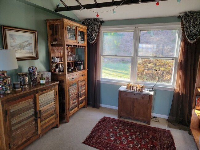 Family Room - 310 4th St