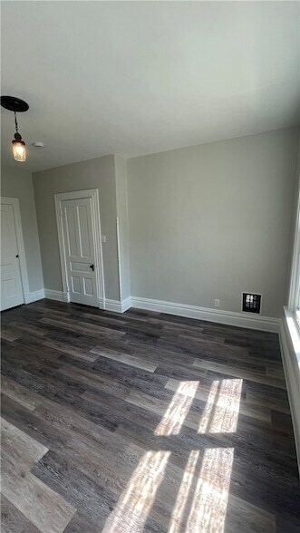 Building Photo - 401 N McKean St