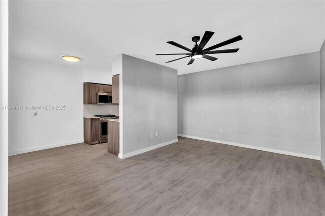 Building Photo - 9200 E Bay Harbor Dr