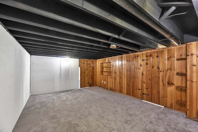 Building Photo - 337 Glendola Ave NW