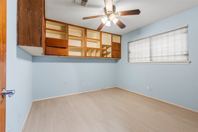 Building Photo - 8203 Braes River Dr