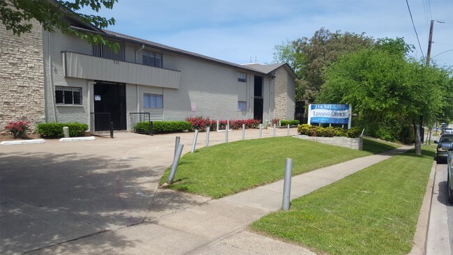 Building Photo - 711 N Ewing Ave