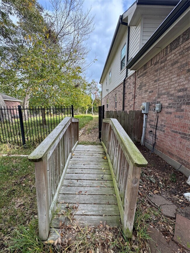 Building Photo - 107 Island Blvd