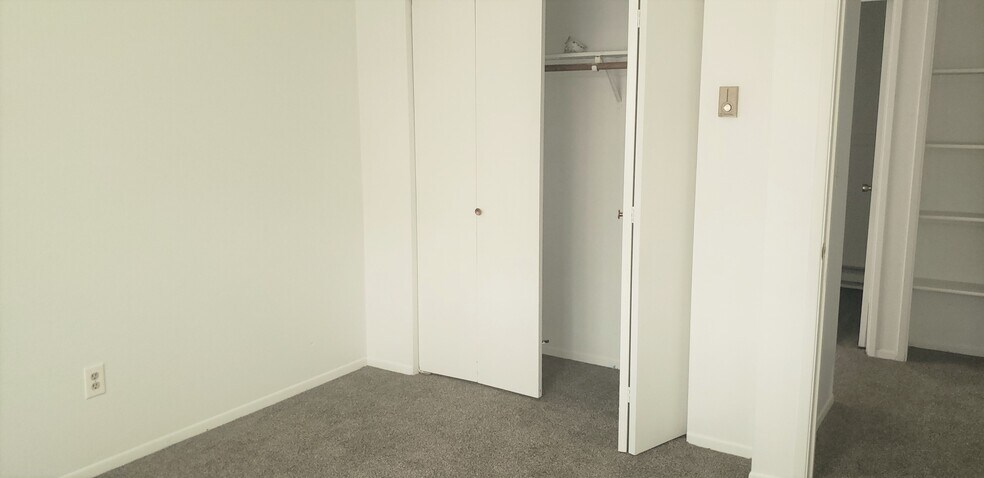 Available apartment will have similar features. - 4223 N Progress Rd