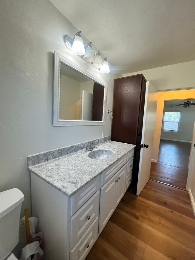 Building Photo - 620 N O St