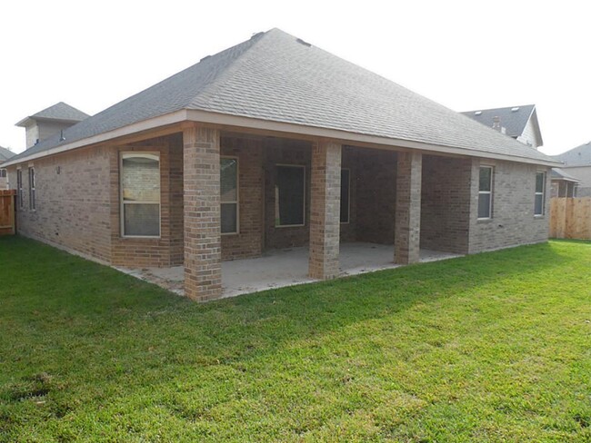 Building Photo - 5623 S Denham Ridge Ln