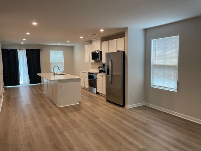 Building Photo - 8103 Sterling Oaks Dr