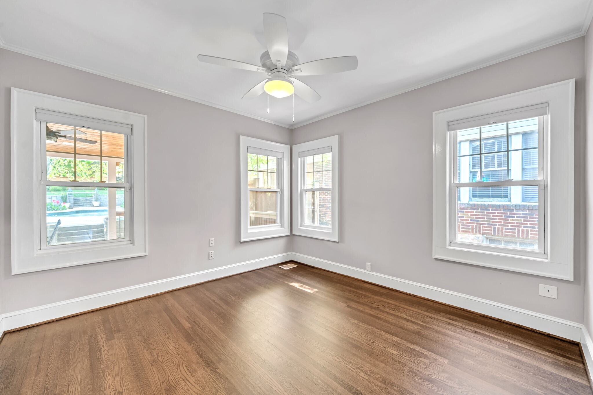 Building Photo - 455 Claire Dr NE