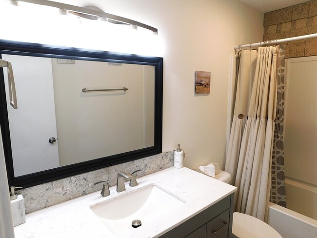 Building Photo - 1809 Crooked Pine Dr