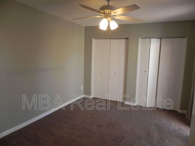 Building Photo - 15650 N 19th Ave