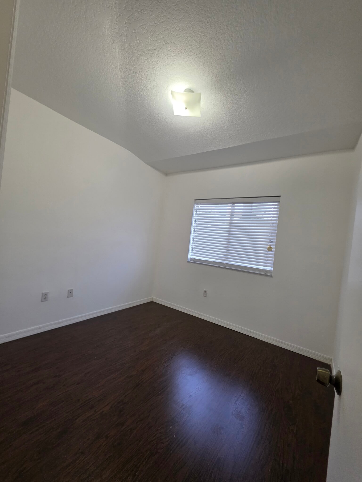 2nd bedroom - 3398 NE 9th Dr