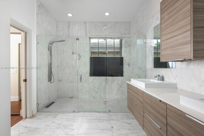 Building Photo - 1737 Harbor View Cir