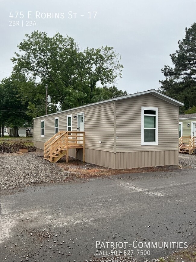 Building Photo - 475 E Robins St