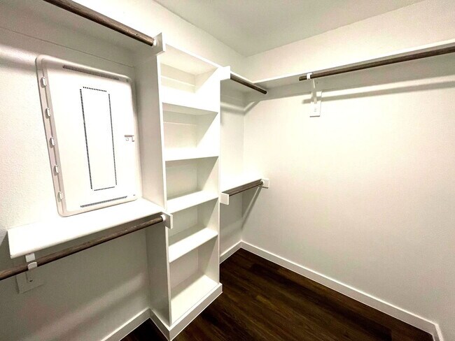 Building Photo - 1340 Co Rd 1106